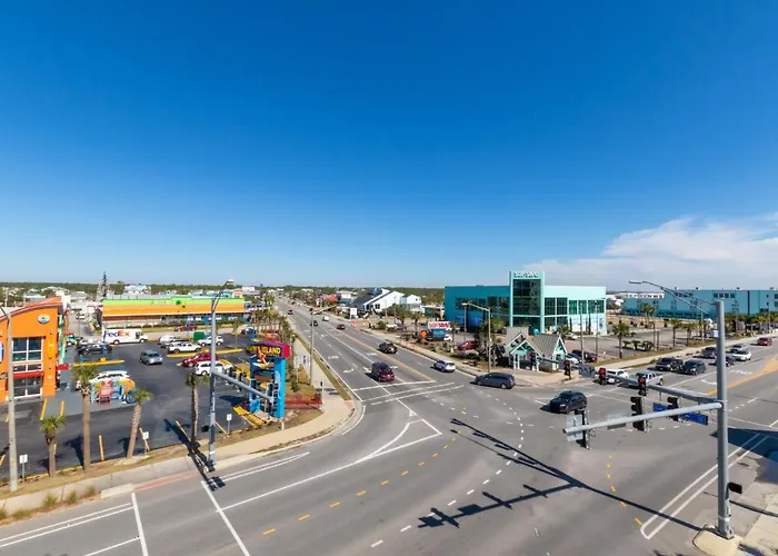 Spacious, 5 Bedroom On The With Rooftop Pool Next To The Hangout! Holiday home Gulf Shores