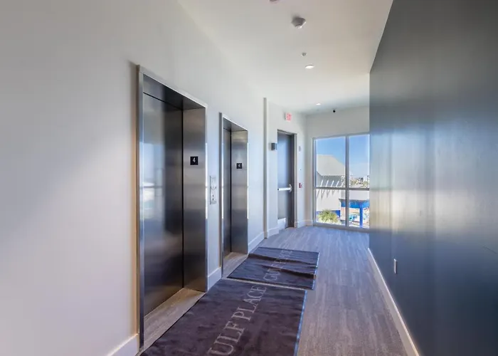 Spacious, 5 Bedroom On The With Rooftop Pool Next To The Hangout! * Gulf Shores