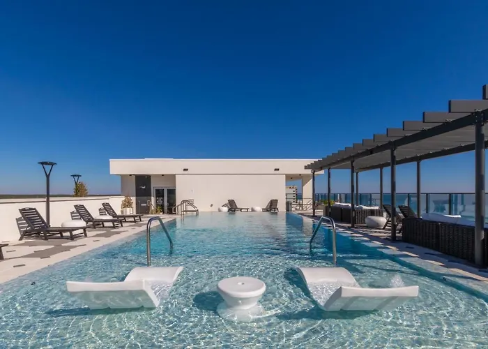 Holiday home Spacious, 5 Bedroom On The With Rooftop Pool Next To The Hangout! Gulf Shores