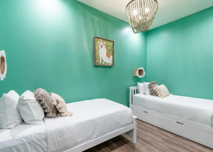 Holiday home Spacious, 5 Bedroom On The With Rooftop Pool Next To The Hangout! Gulf Shores
