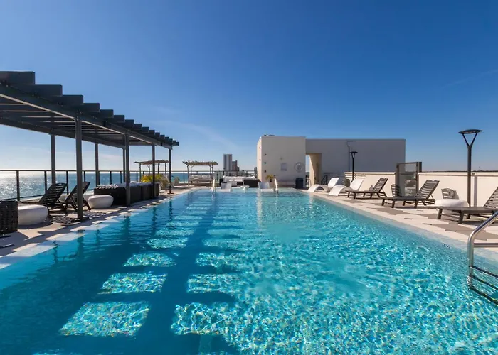 Spacious, 5 Bedroom On The With Rooftop Pool Next To The Hangout! Holiday home Gulf Shores