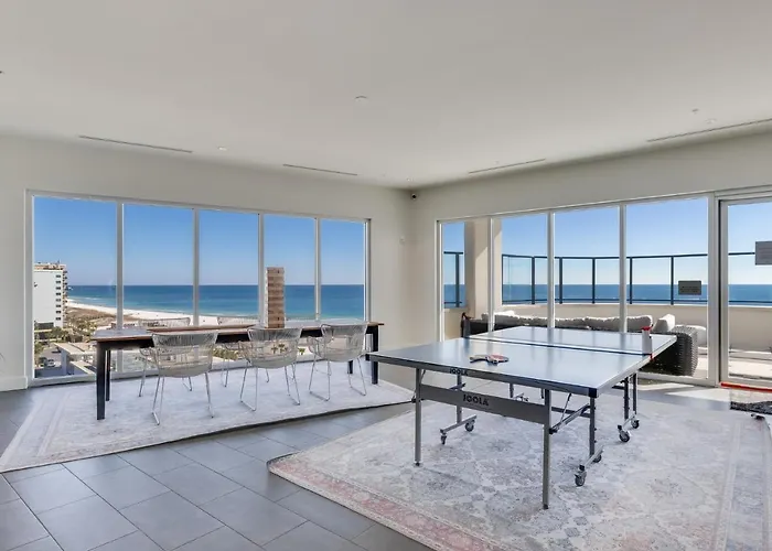 Spacious, 5 Bedroom On The With Rooftop Pool Next To The Hangout! Gulf Shores